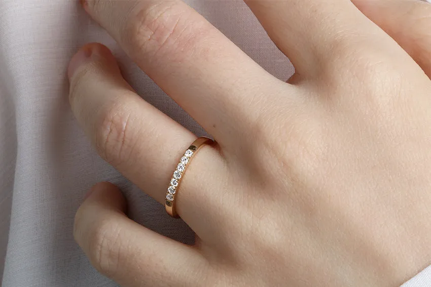 14K Gold 2.2mm 7 stone Diamond Wedding Band