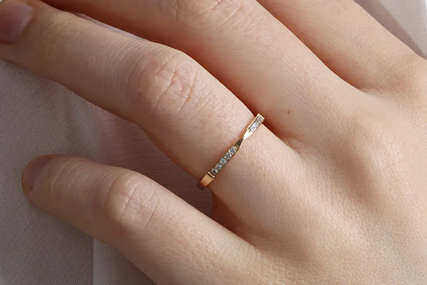 14K Gold 2mm Thin X Diamond Wedding Band