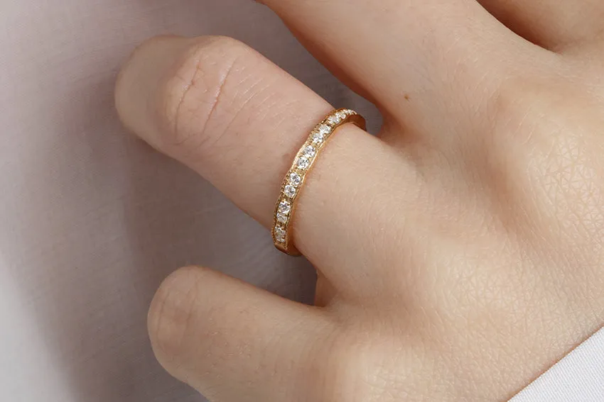 14K Gold Diamond Wedding Band with Side Miligrain