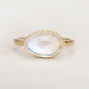 2.34ct Moonstone ring