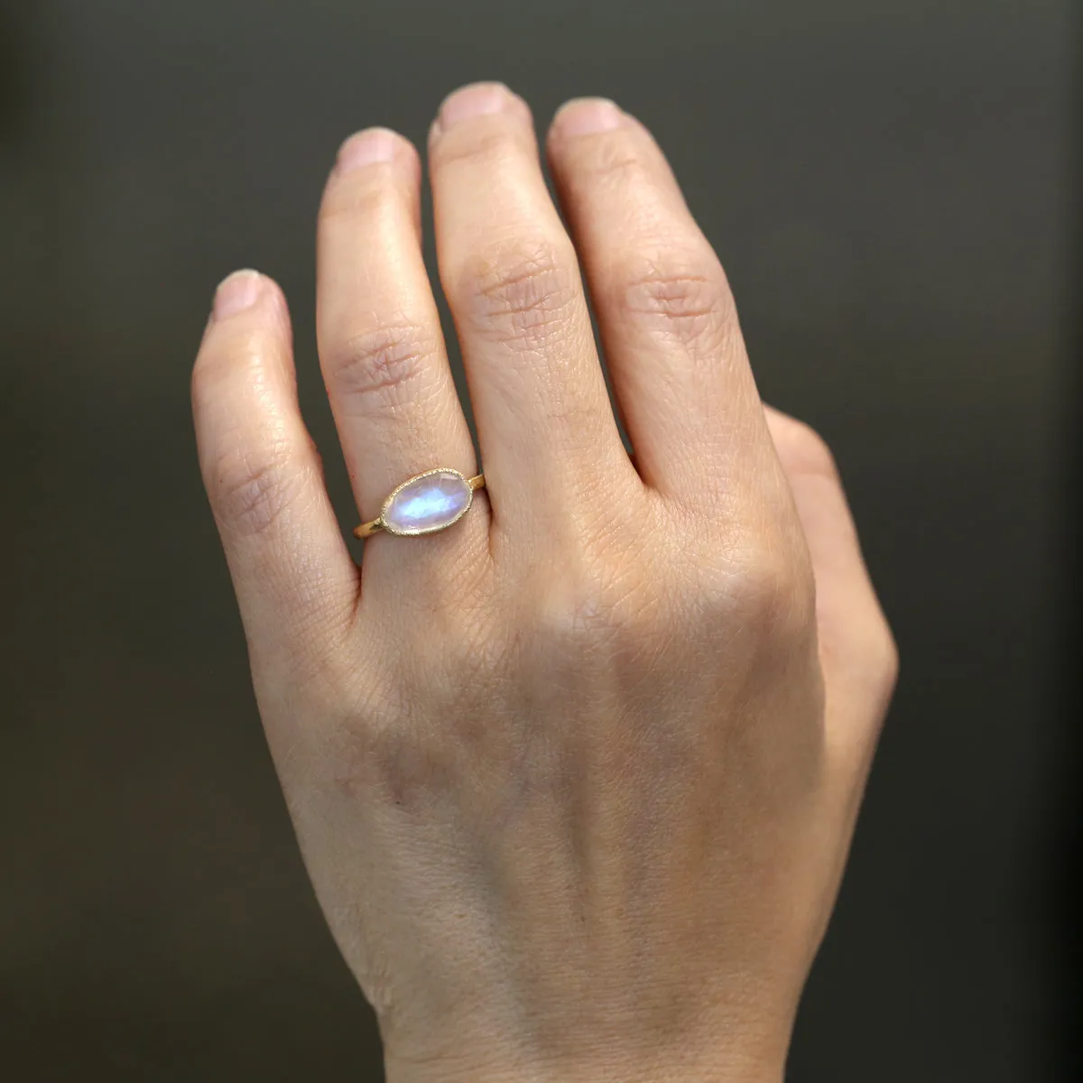 2.34ct Moonstone ring