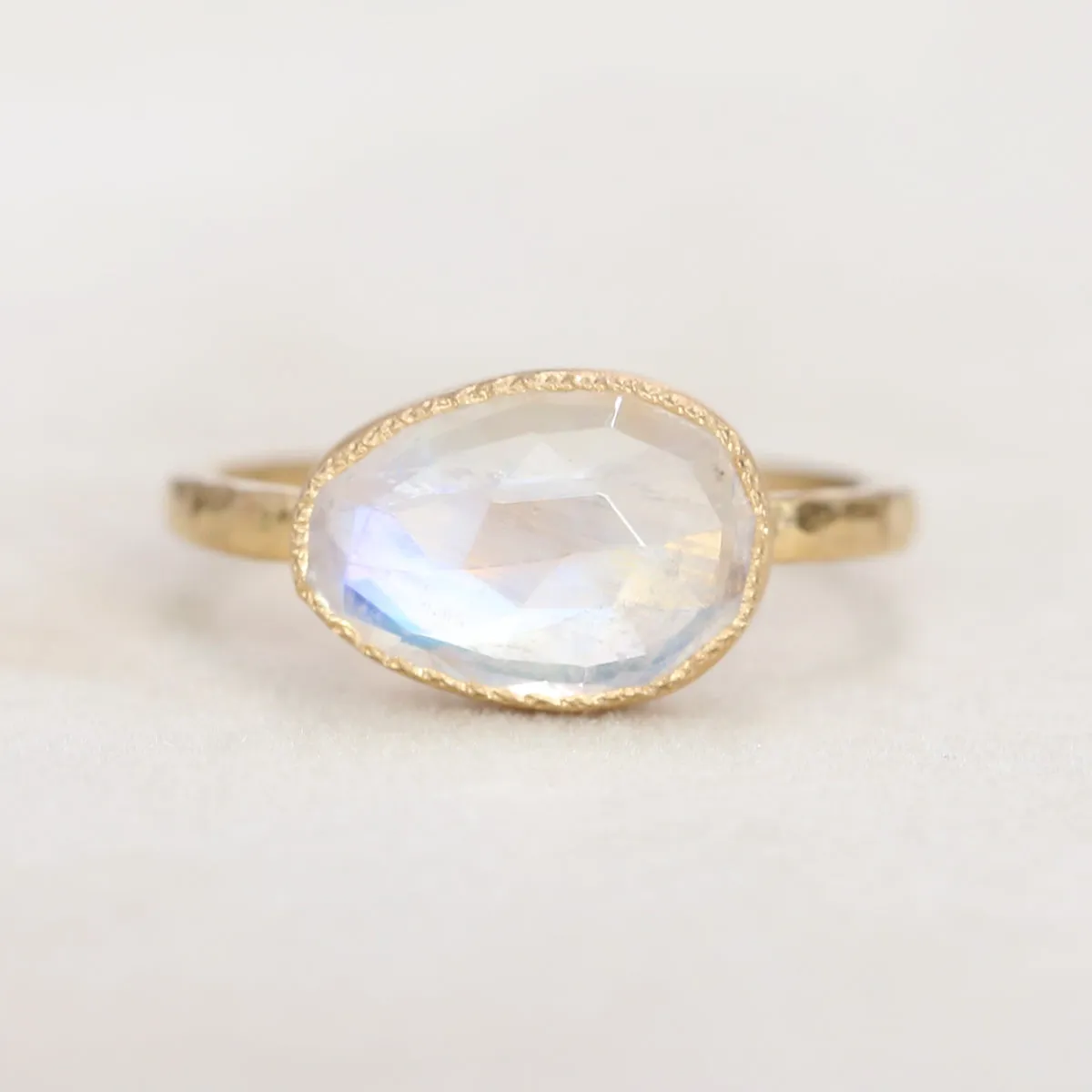 2.34ct Moonstone ring