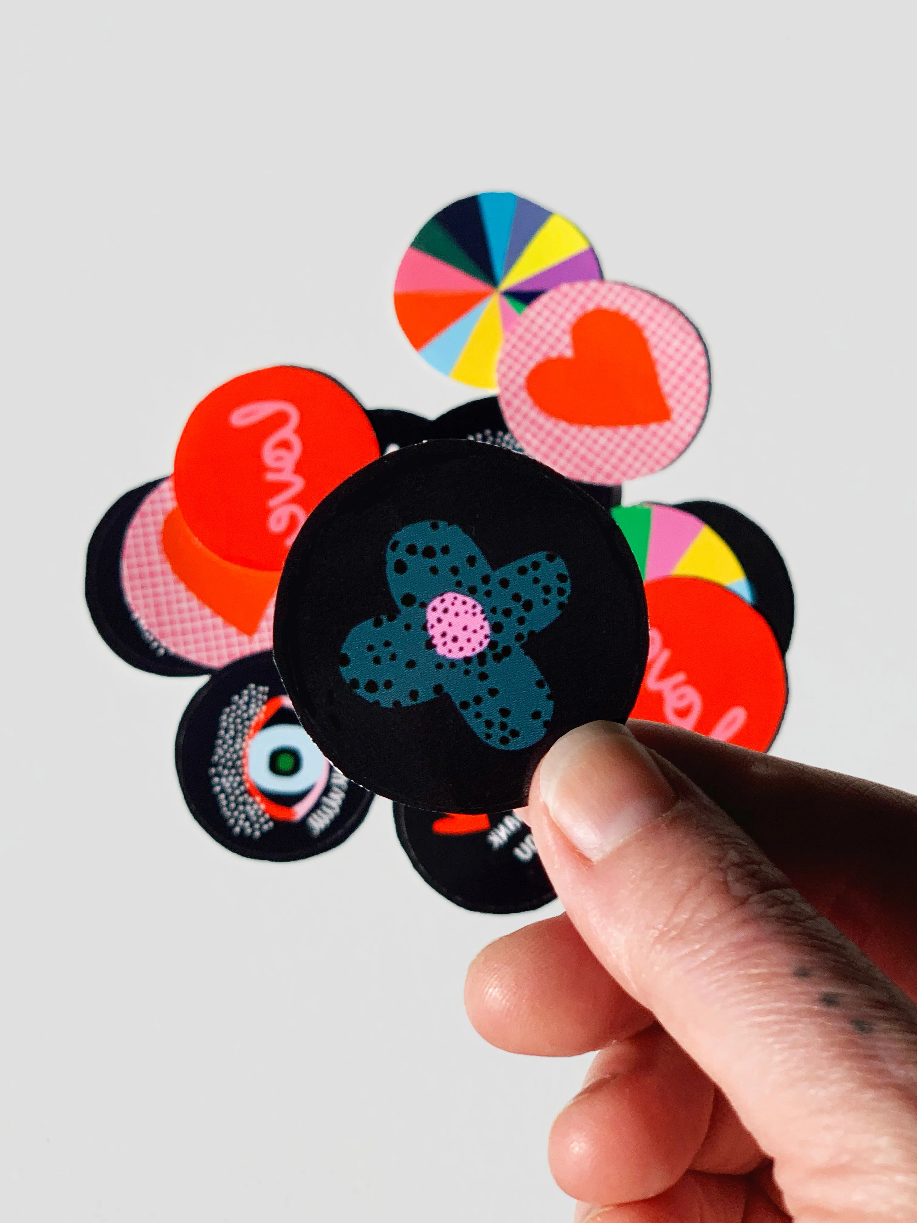 A collection of 15 x 38cm circle stickers