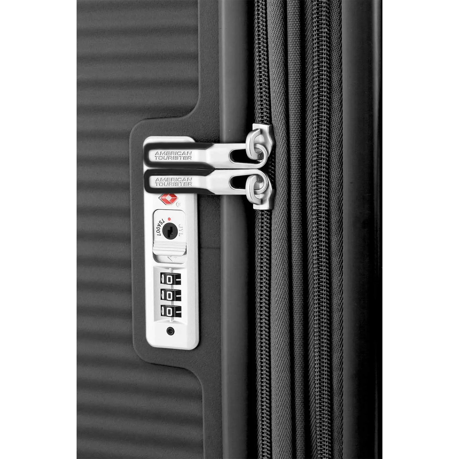 American Tourister Curio 2 80cm Suitcase Black