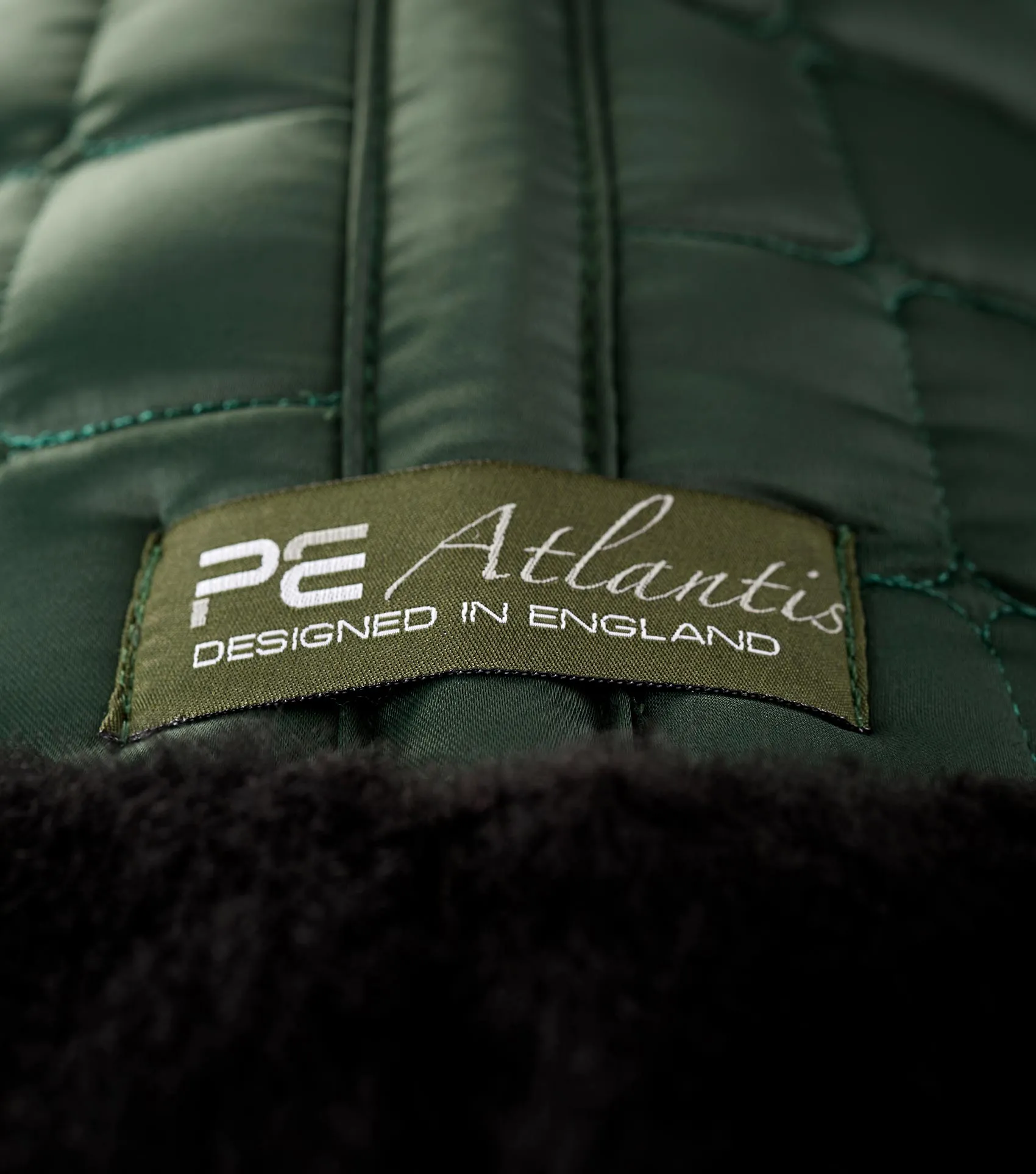 Atlantis CC Satin Wool Dressage Square Olive/Black Wool