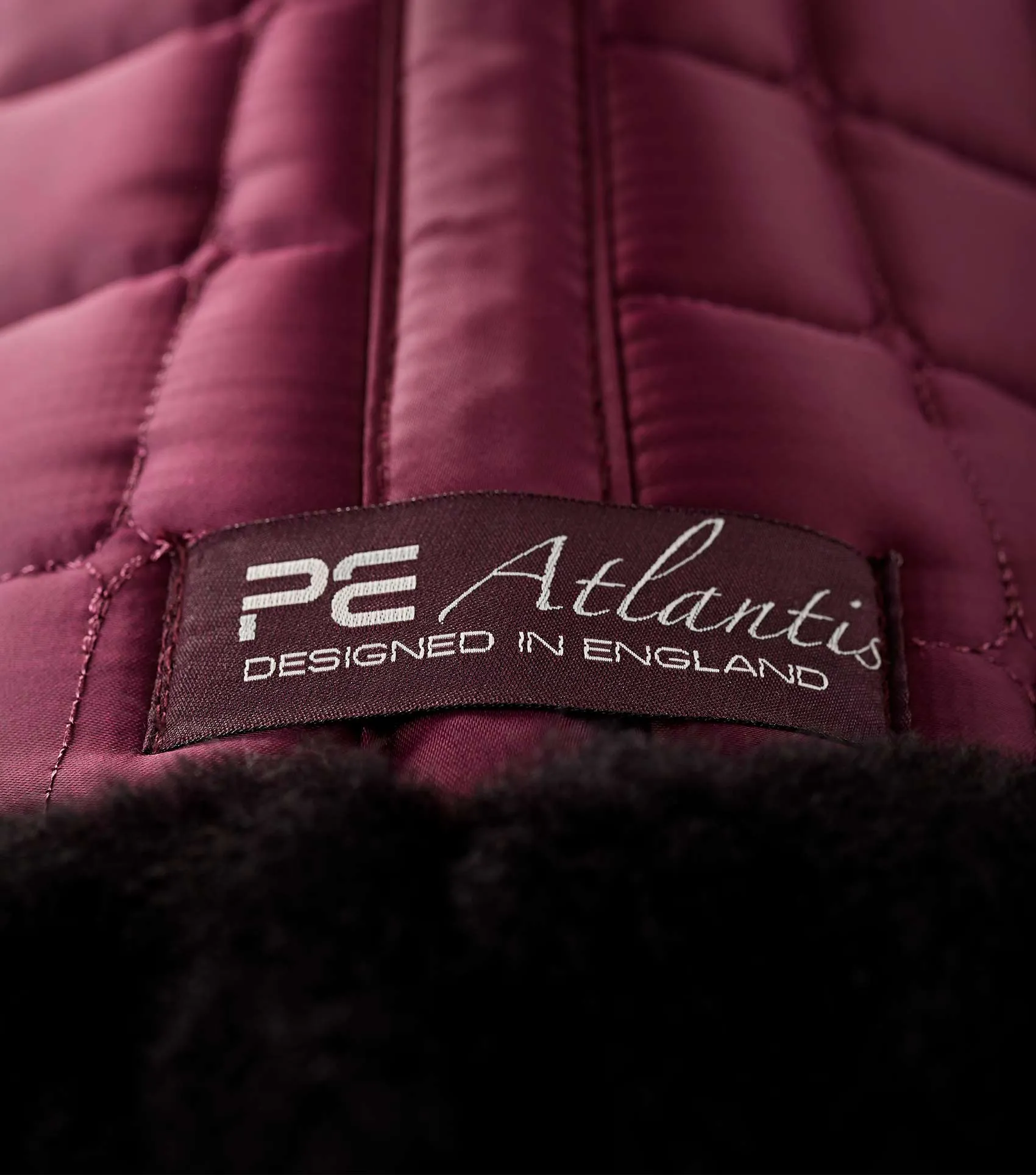 Atlantis CC Satin Wool Dressage Square Wine/Black Wool