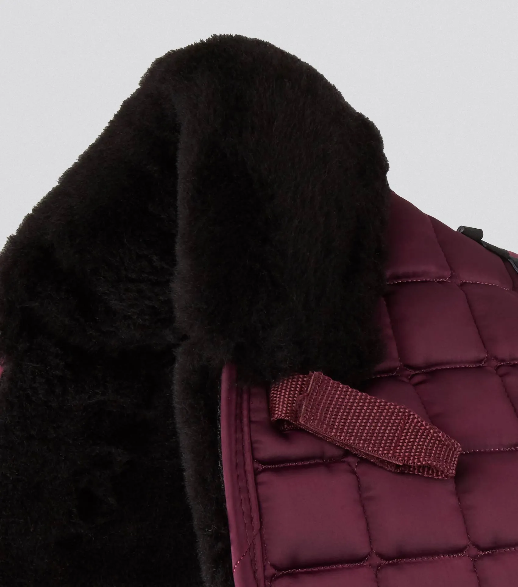 Atlantis CC Satin Wool Dressage Square Wine/Black Wool