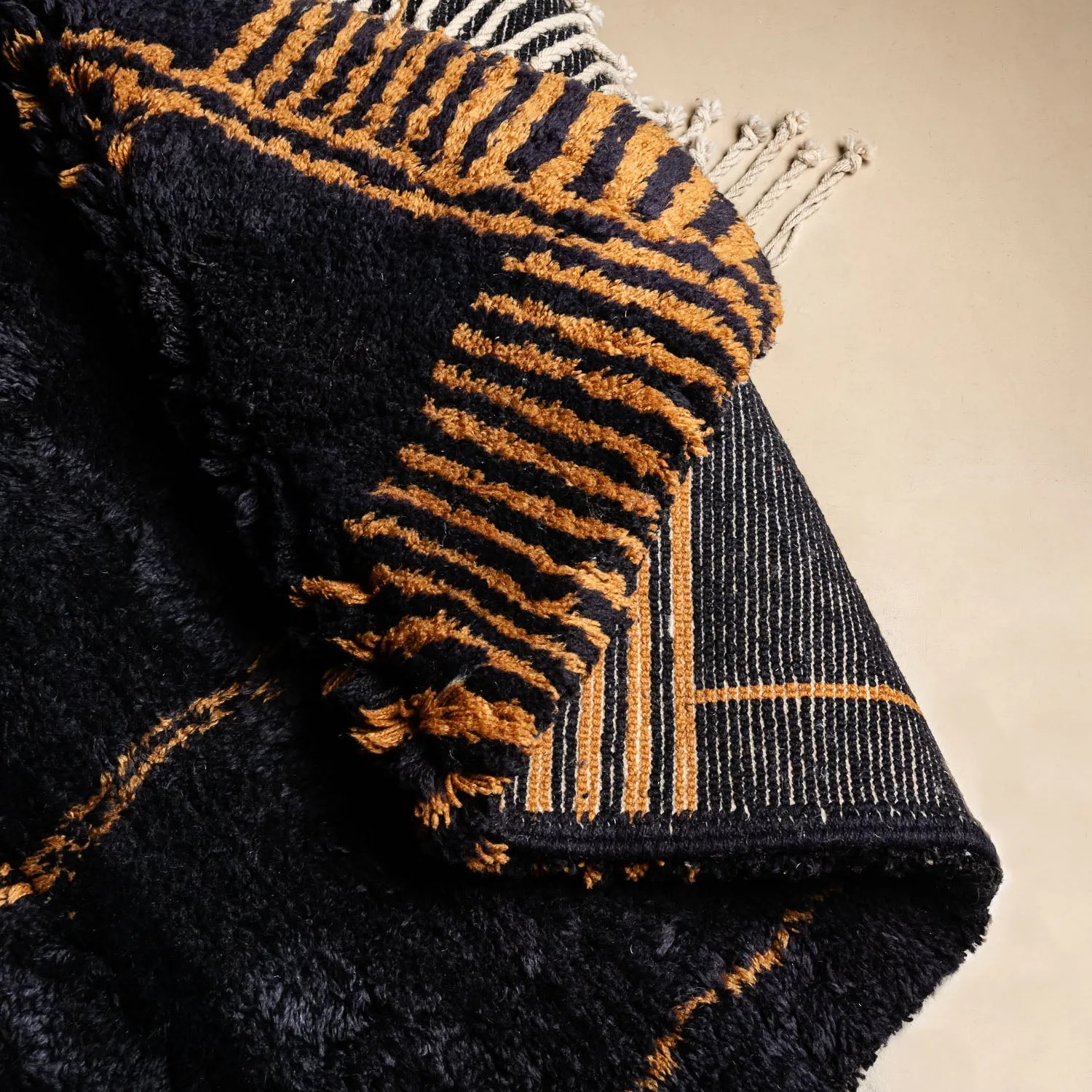 Black Sands Mirage - Luxury Shag Moroccan Rug