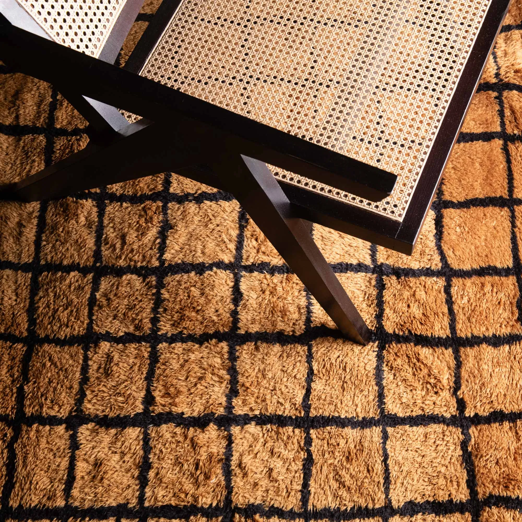 Bronze Grid Round - Luxury Shag Moroccan Rug