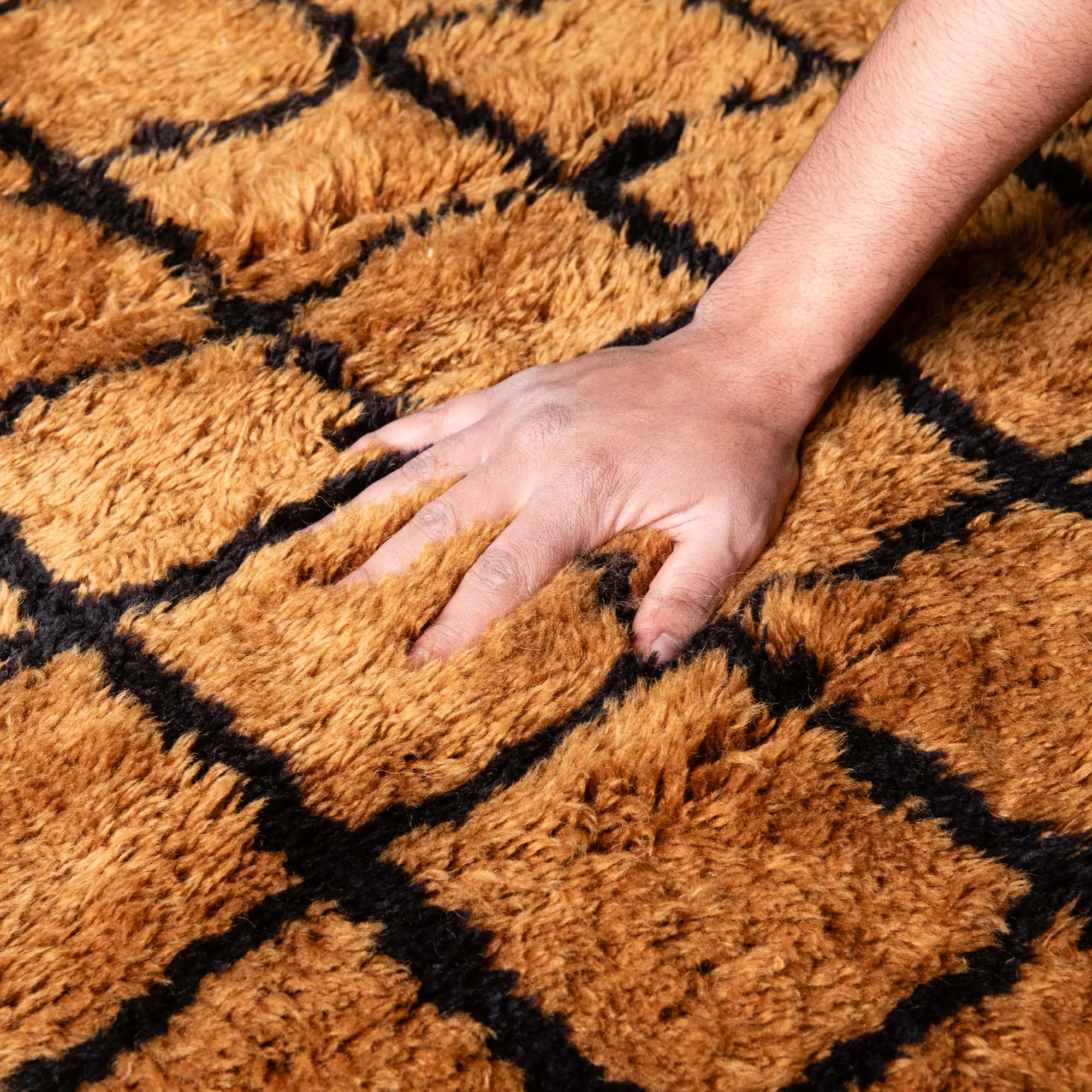 Bronze Grid Round - Luxury Shag Moroccan Rug