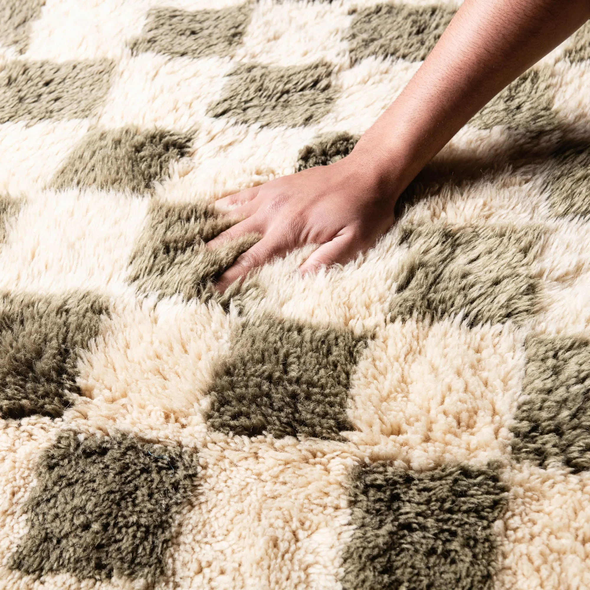 Checkered Garden Round - Luxury Shag Moroccan Rug
