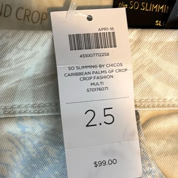 Chico’s Jeans Blue/White Patterned So Slimming Girlfriend Crop in Sz 2.5/14  NWT