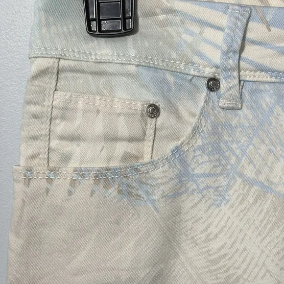 Chico’s Jeans Blue/White Patterned So Slimming Girlfriend Crop in Sz 2.5/14  NWT