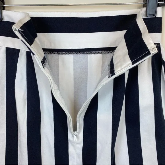 Contempo Casuals Vintage Black &amp; White Vertical Striped Mini Skirt Size 7 Y2K