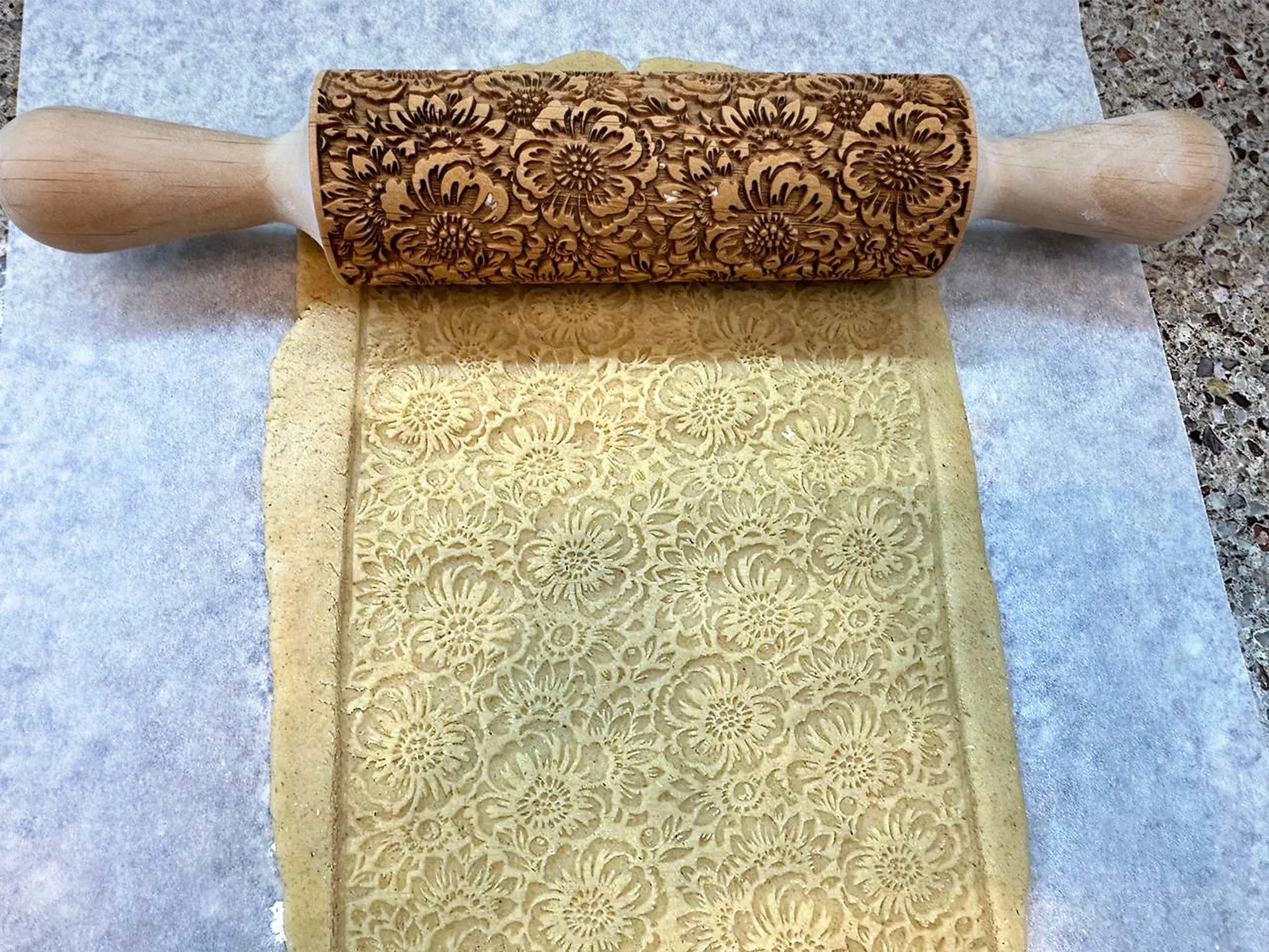 Embossing Rolling Pin Camelia Blooming, Texturing Tool for Cookies, Pottery or Ceramics, Clay Stamp, Hand Roller, Christmas Gift for Mom
