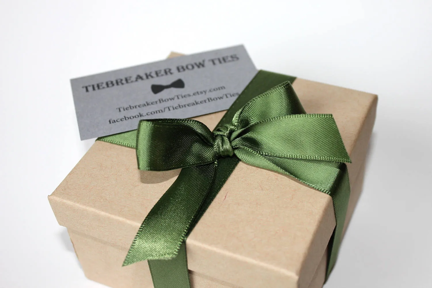Green Polka Dot Children's Bow Tie