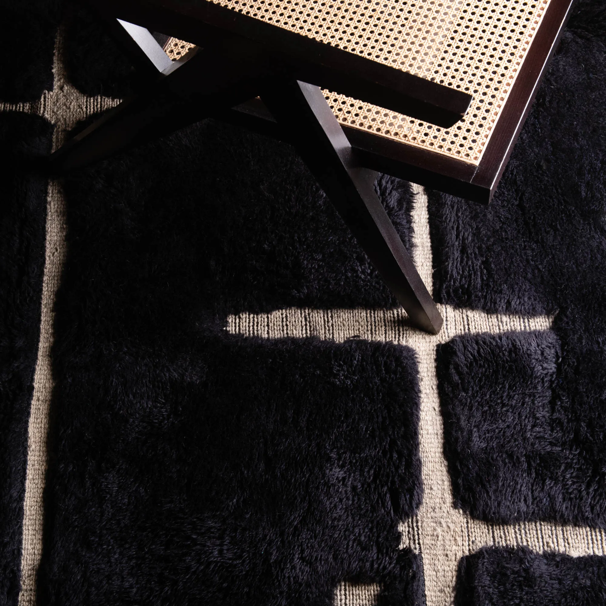 Heart Beat Round - Luxury Shag Moroccan Rug