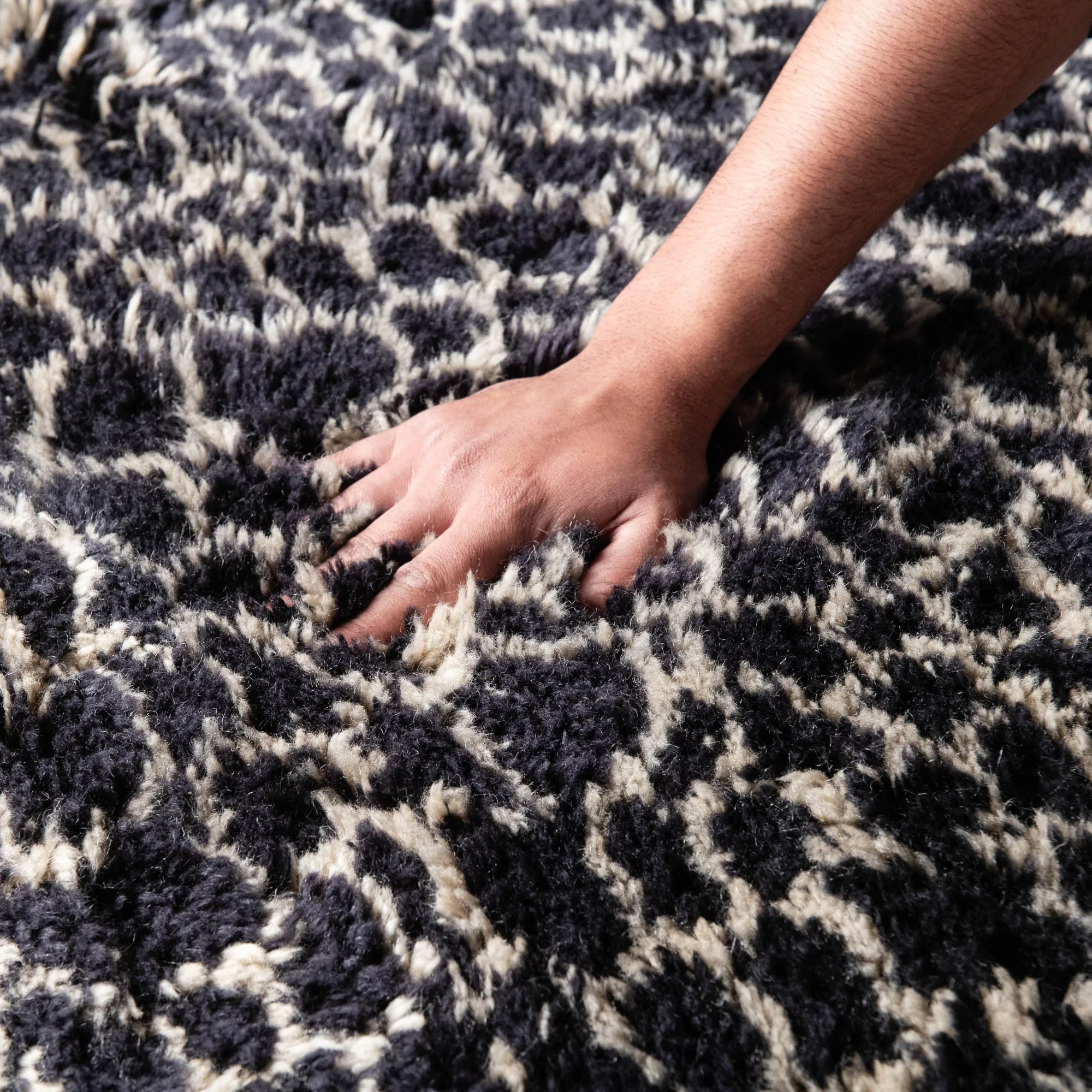 Leopard Round - Luxury Shag Moroccan Rug