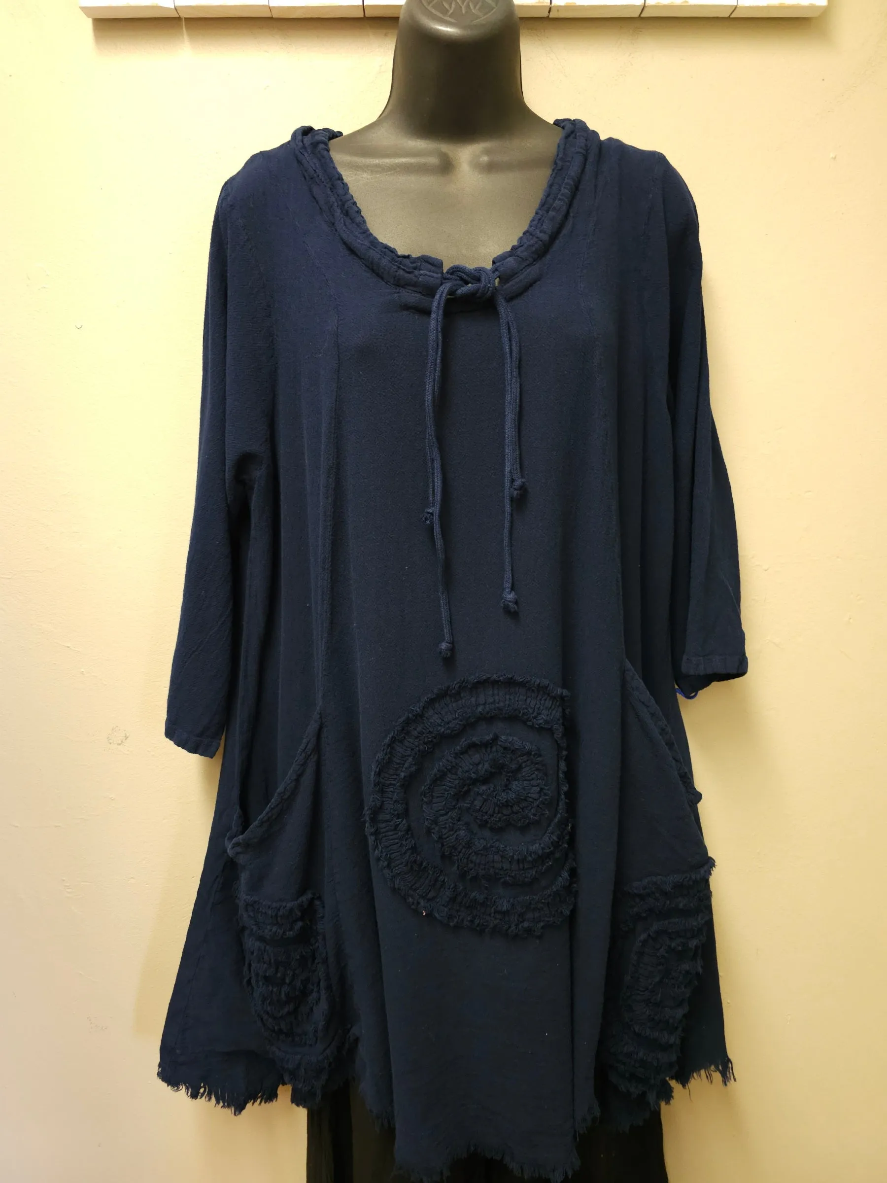 NEW COLOR! 6 Color Ways - 3/4 Sleeves with "Circle" Designs