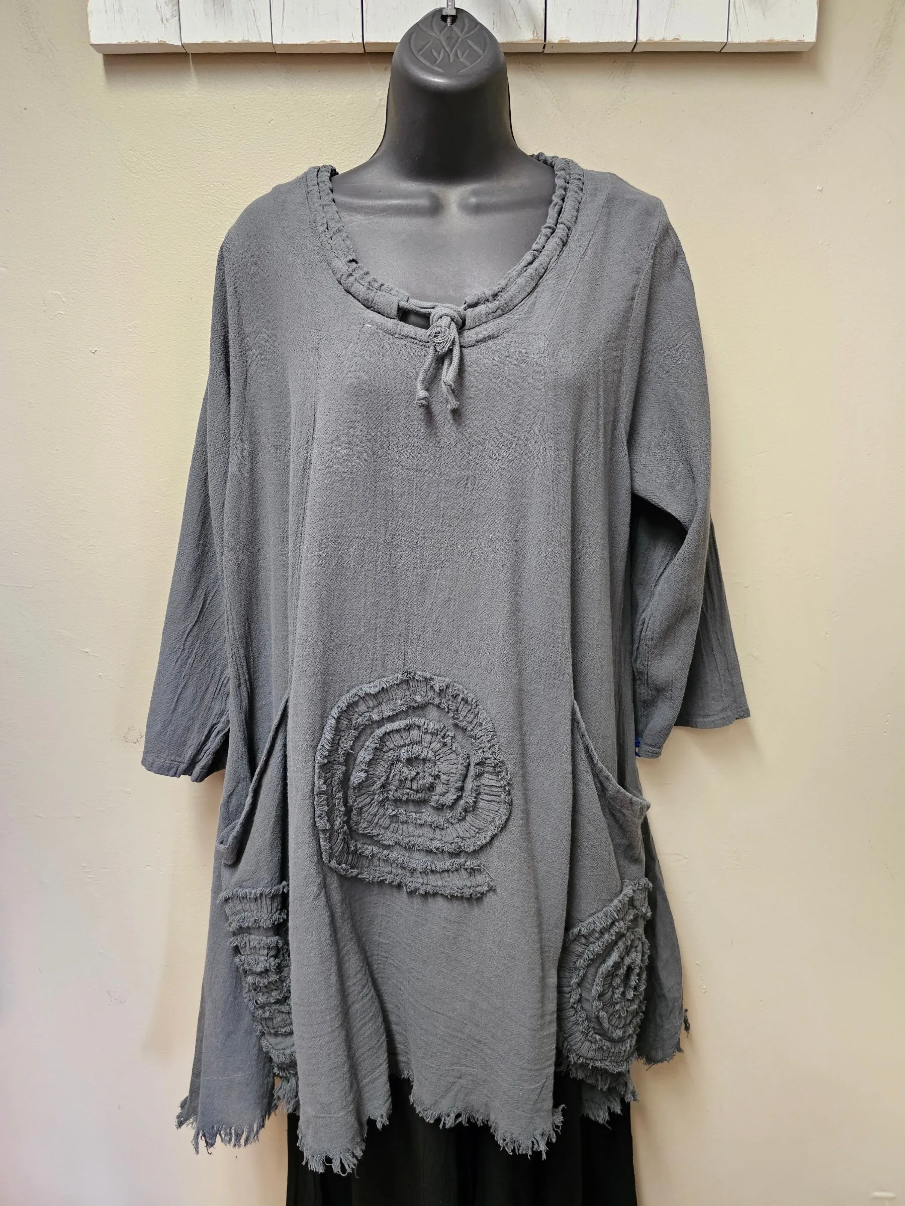 NEW COLOR! 6 Color Ways - 3/4 Sleeves with "Circle" Designs