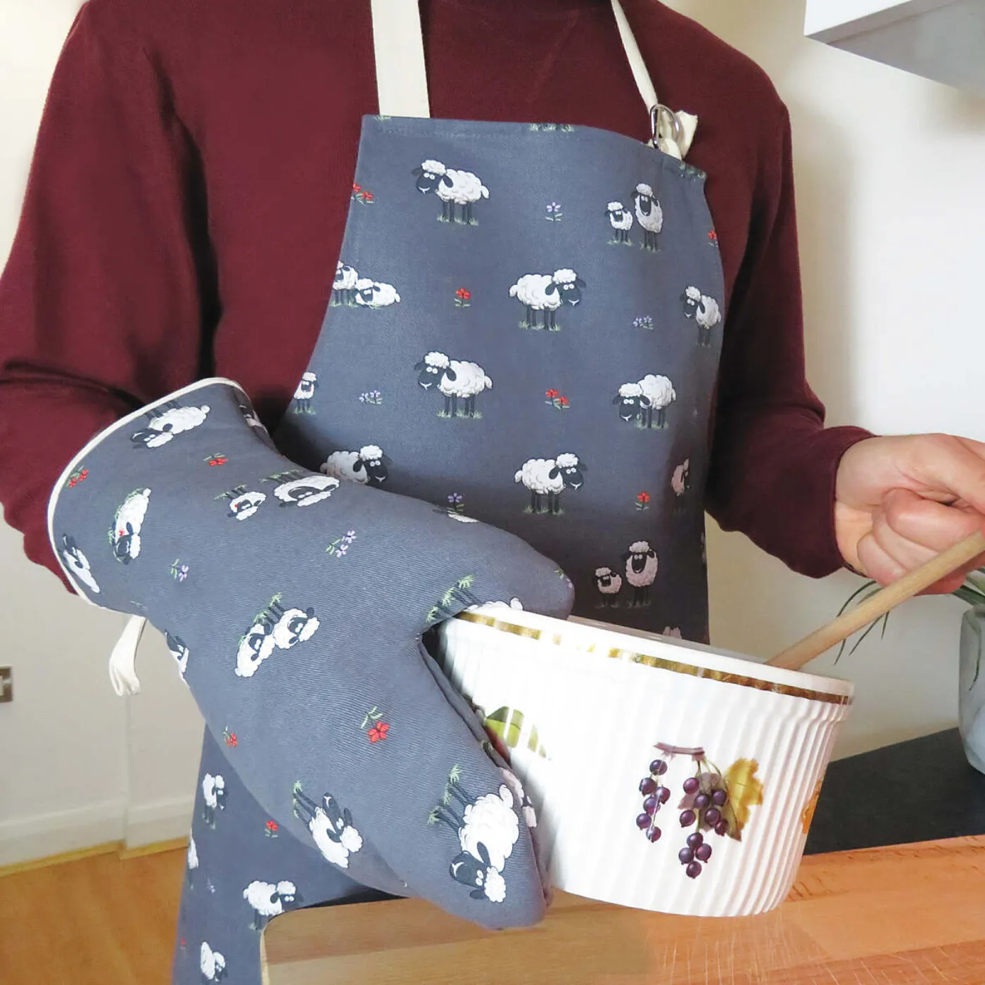 Samuel Lamont Fluffy Flock Cotton Apron