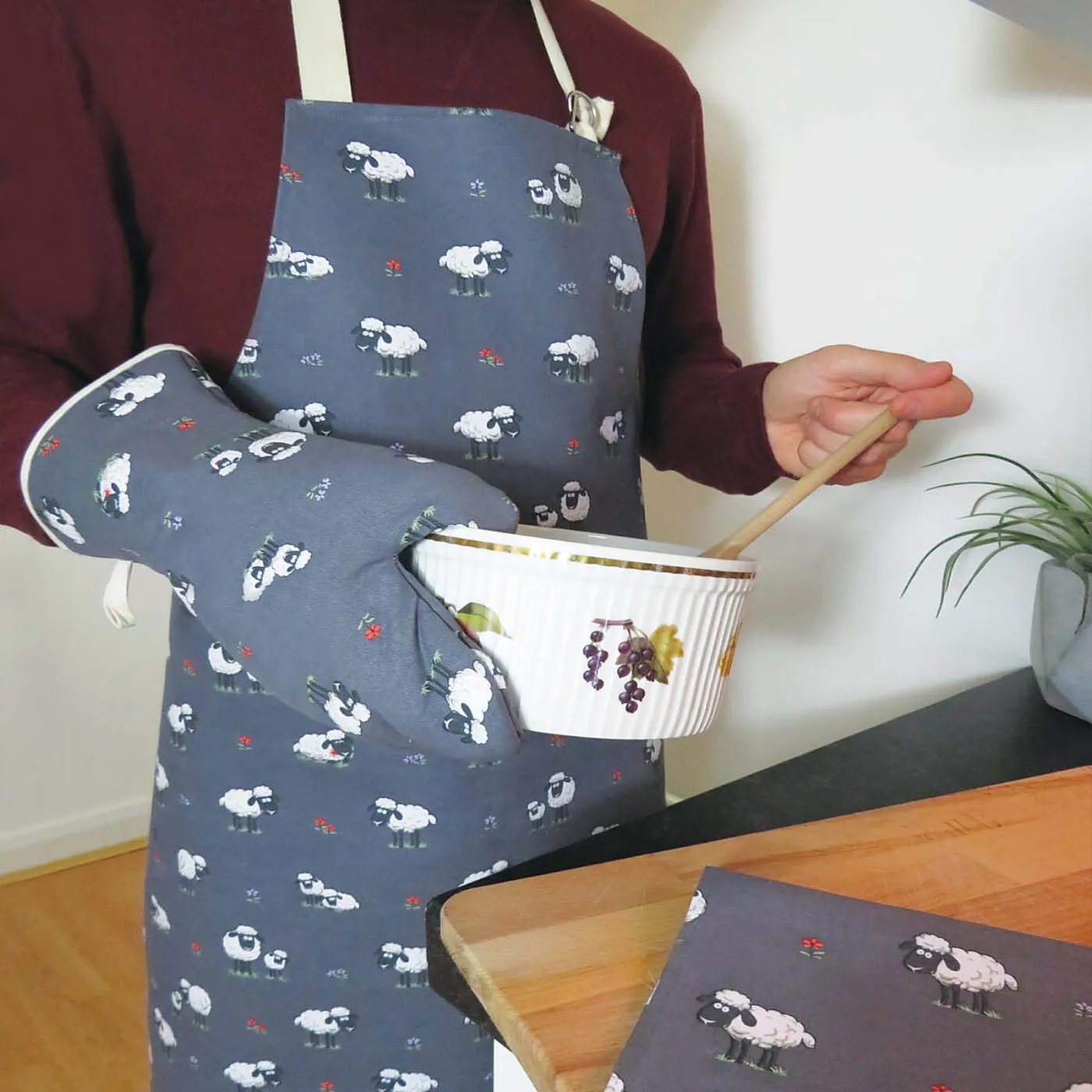 Samuel Lamont Fluffy Flock Cotton Apron