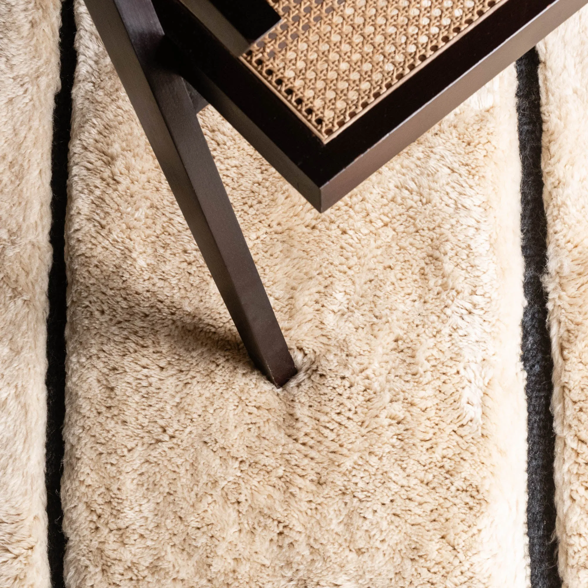 Symetrical Lines - Luxury Shag Moroccan Rug