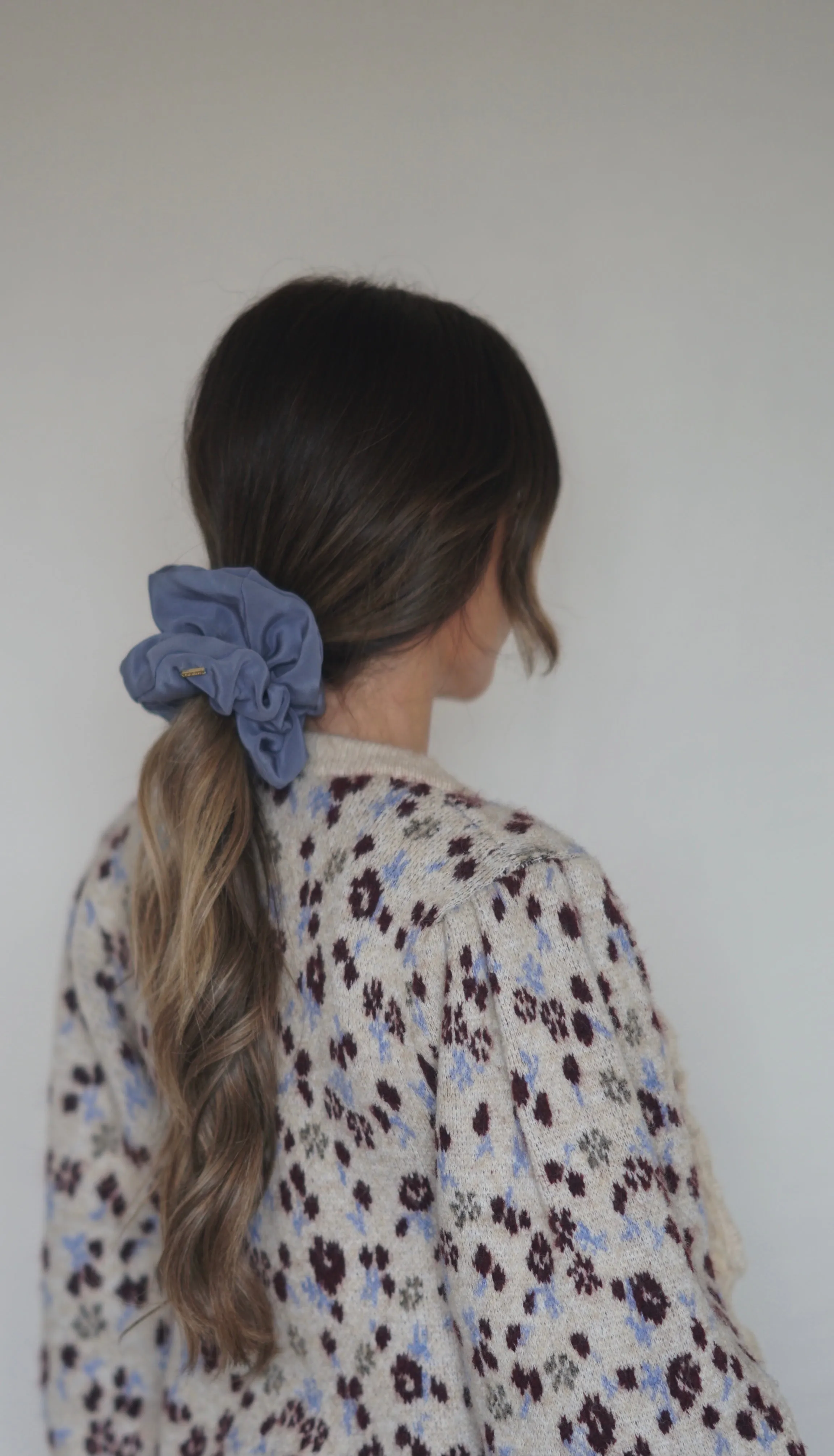 THE ALICE SCRUNCHIE MEDIUM - BLUEJAY