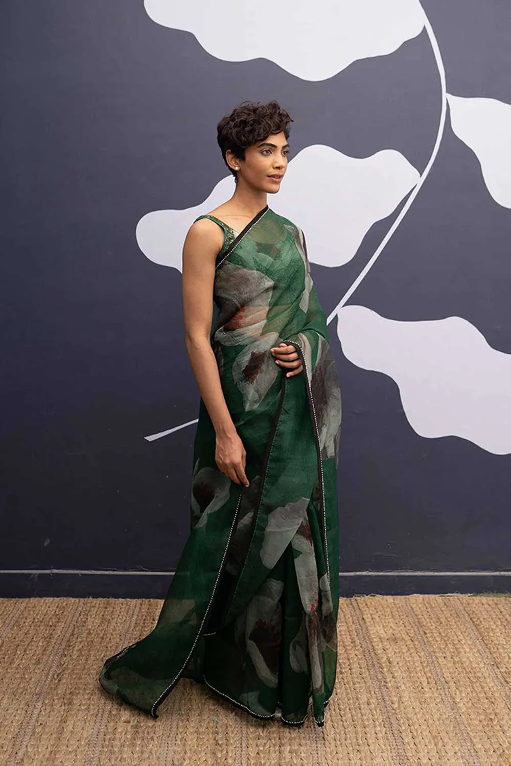 YAM   I   Alicante WHITE POPPIES SAREE 1  (SAREE)  [BLOUSE STITCHED/ UNSTITCHED NOT INCLUDED] SILK ORGANZA GREEN YAMSR16